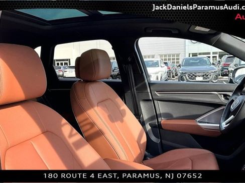 Used 2025 Audi Q3 2.0T Premium w/ Convenience Package image 7