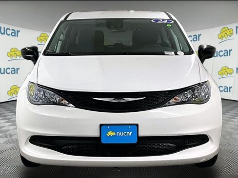 Used 2024 Chrysler Voyager LX FWD image 2