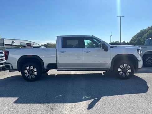 Used 2025 GMC Sierra 2500 Denali w/ Denali Reserve Package AWD/4WD image 4