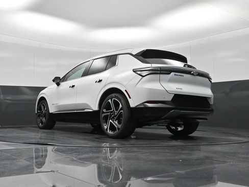 New 2026 Chevrolet Equinox EV LT image 22