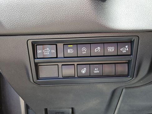 Used 2024 Toyota Tundra Limited AWD/4WD image 16