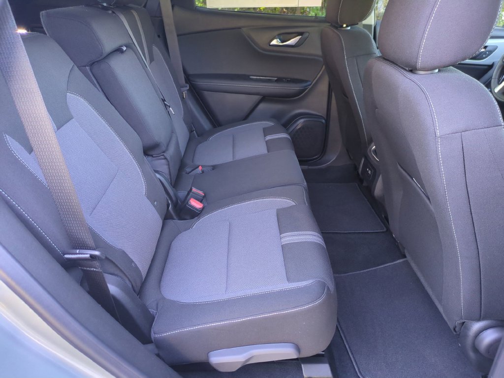 New 2026 Chevrolet Blazer LT w/ Convenience Package FWD image 32