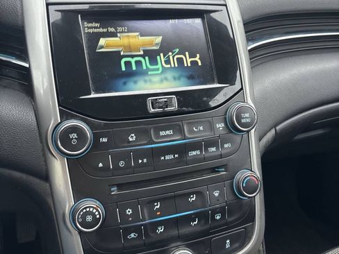 Used 2015 Chevrolet Malibu LT FWD image 17
