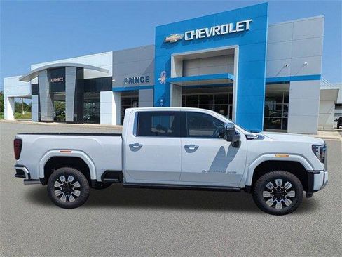 New 2025 GMC Sierra 2500 Denali w/ Denali Reserve Package image 4