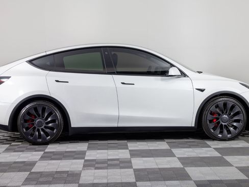 Used 2023 Tesla Model Y Long Range image 9
