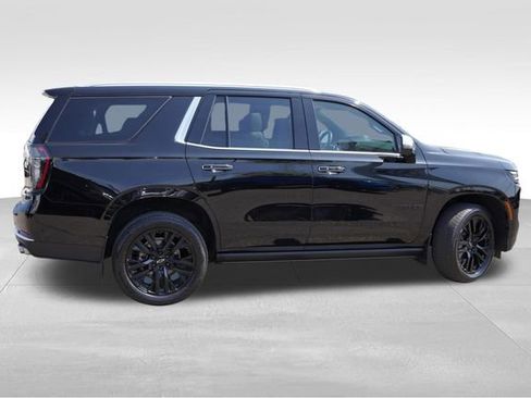 Used 2025 Chevrolet Tahoe Premier AWD/4WD image 4