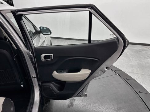 Used 2025 Hyundai Venue SEL FWD image 30