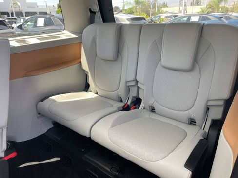 Certified 2025 Volkswagen ID. Buzz 1st Edition RWD image 25