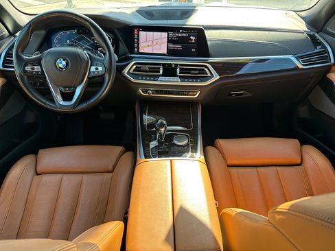 Used 2019 BMW X5 xDrive40i w/ Premium Package image 9