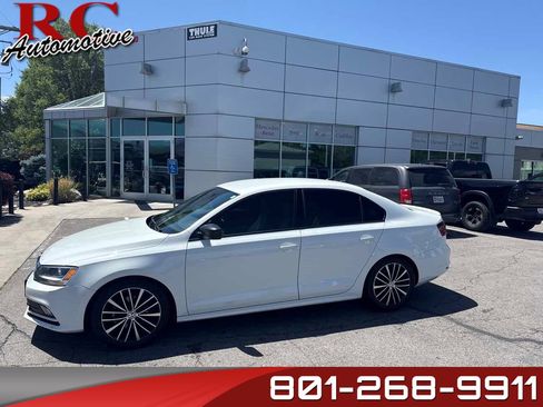 Used 2016 Volkswagen Jetta Sport FWD image 1