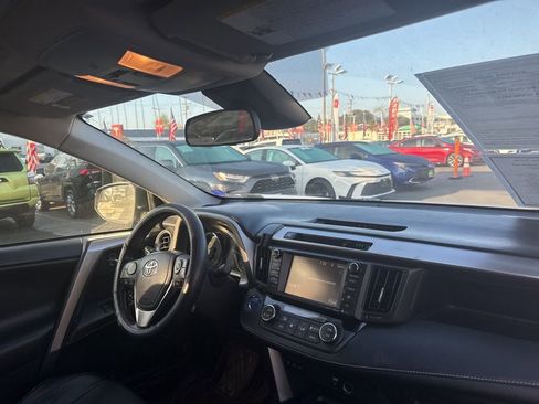 Used 2018 Toyota RAV4 XLE w/ Carpet Mat Package image 14