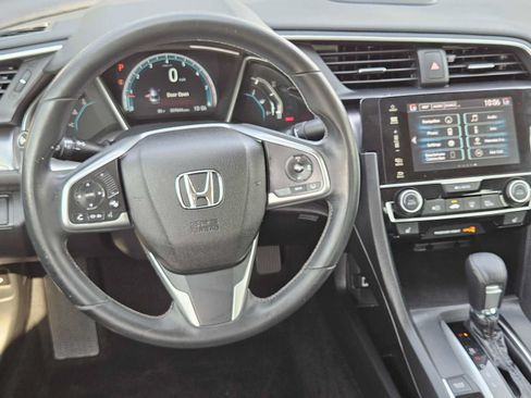 Used 2018 Honda Civic Touring image 27