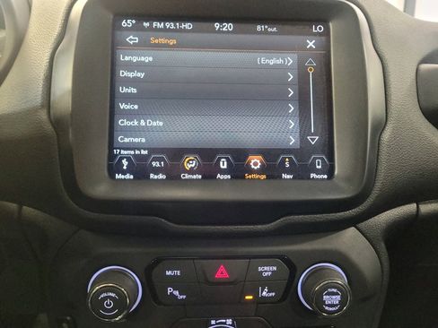 Used 2018 Jeep Renegade Limited w/ UConnect 8.4 Nav Group AWD/4WD image 25