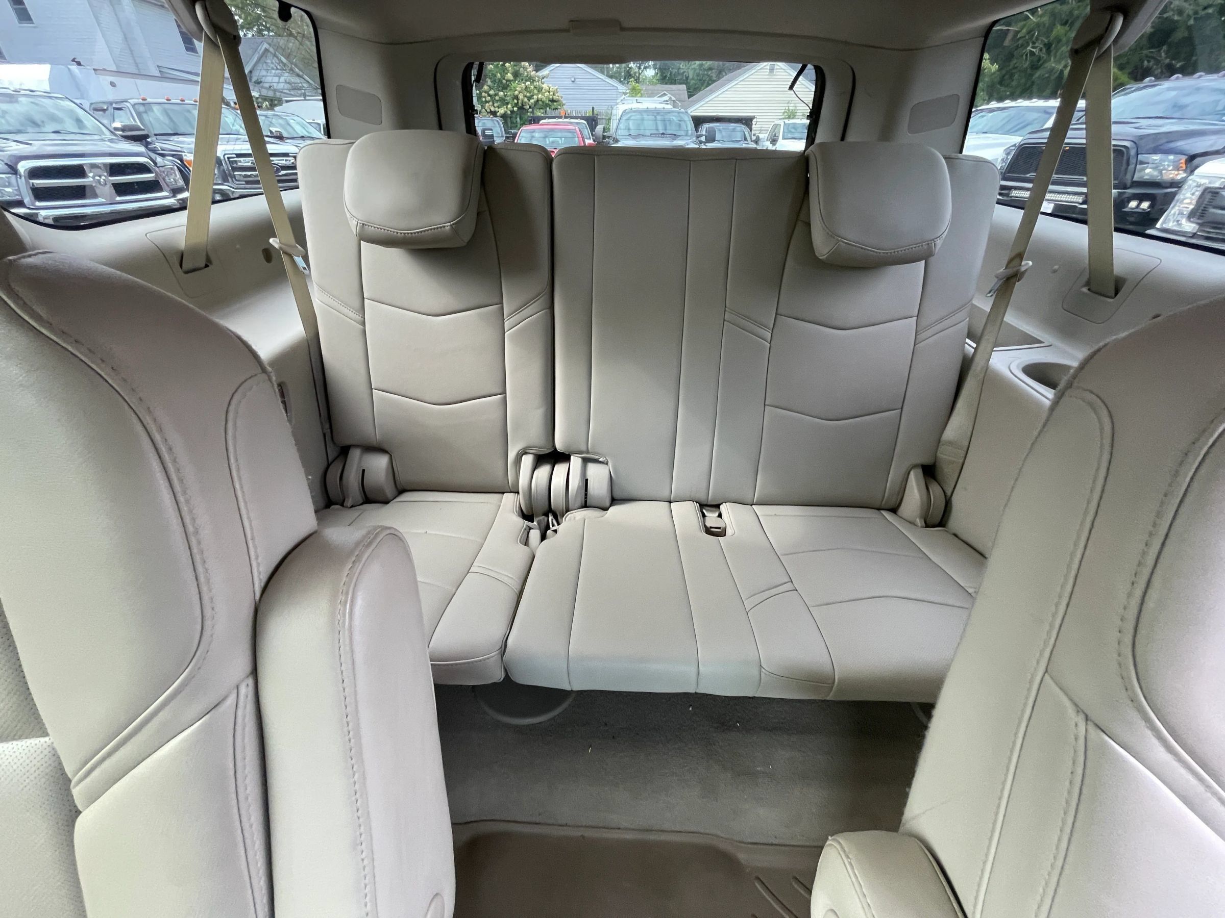 Used 2018 Cadillac Escalade ESV Luxury AWD/4WD image 14