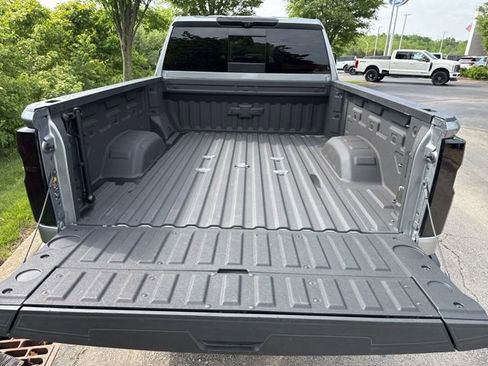 Used 2025 Chevrolet Silverado 2500 High Country w/ High Country Premium Package AWD/4WD image 47