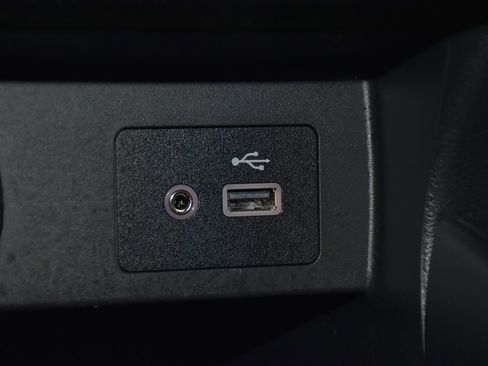 Used 2025 Nissan Versa SV image 21