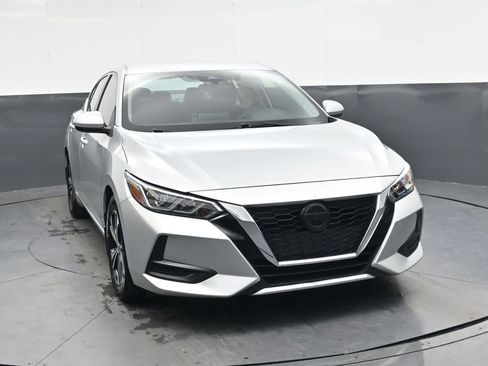 Used 2022 Nissan Sentra SV w/ Trunk Package image 2