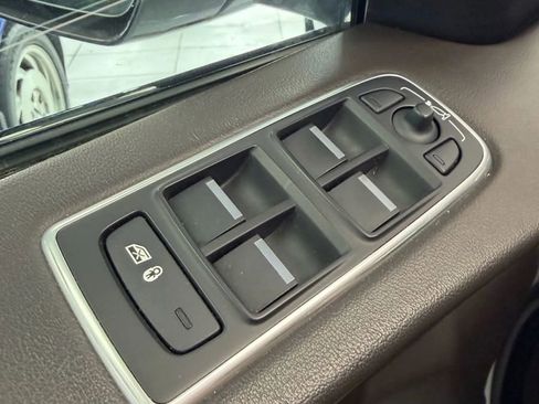 Used 2020 Jaguar F-PACE Prestige image 17