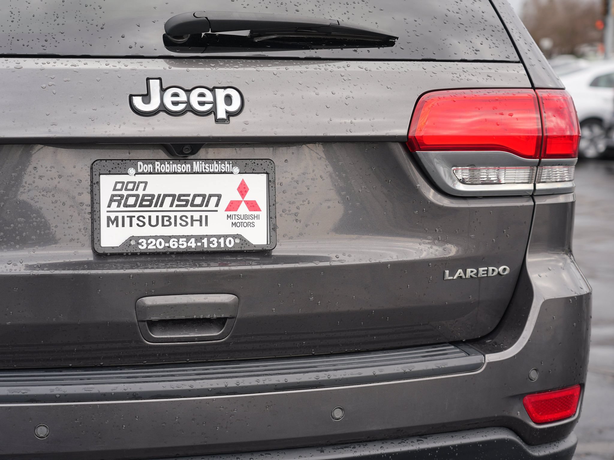 Used 2019 Jeep Grand Cherokee Laredo AWD/4WD image 11