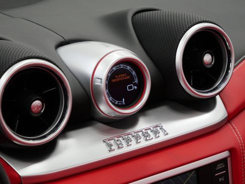 Used 2017 Ferrari California T image 34