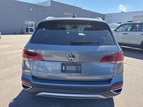 Used 2024 Volkswagen Taos SE image 7