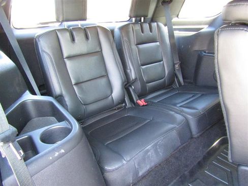 Used 2017 Ford Explorer XLT w/ Equipment Group 202A image 44