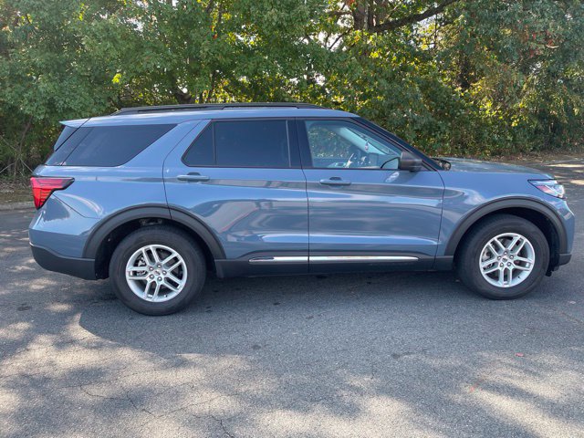 Used 2025 Ford Explorer Active RWD image 6