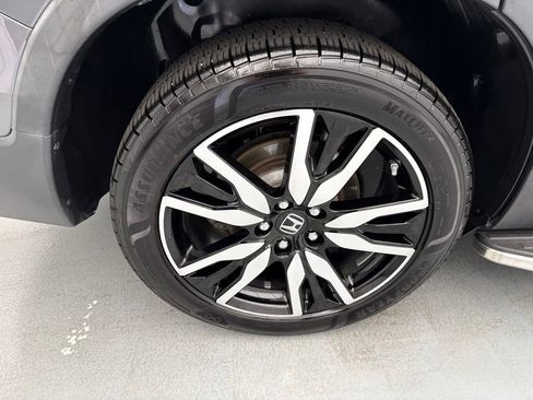 Used 2019 Honda Pilot Touring image 13
