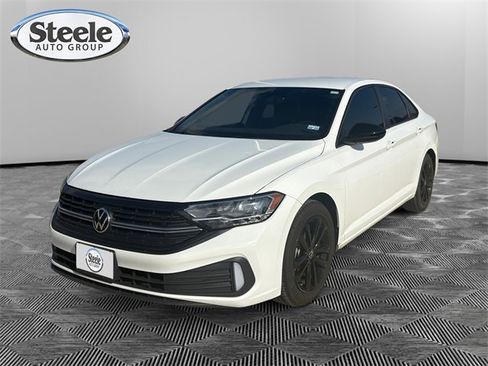 Used 2022 Volkswagen Jetta Sport image 1