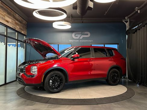 Used 2022 Mitsubishi Outlander ES image 24