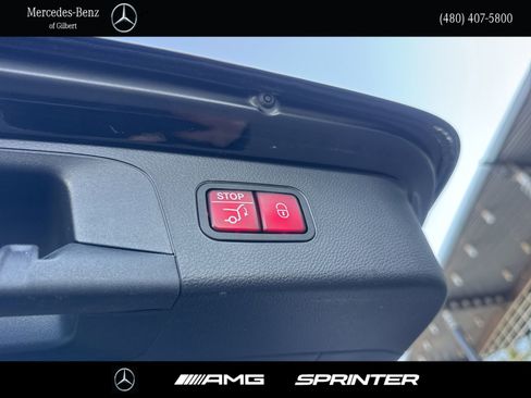 Used 2022 Mercedes-Benz GLC 300 image 7