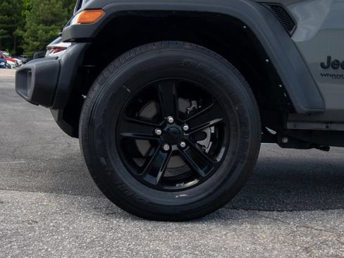 Used 2022 Jeep Wrangler Unlimited Sport AWD/4WD image 4