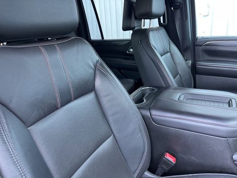 Used 2021 Chevrolet Suburban RST w/ Luxury Package image 45