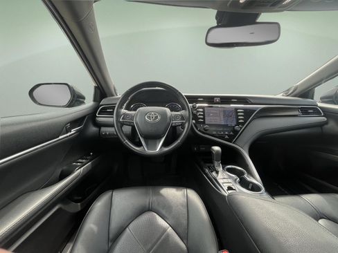 Used 2019 Toyota Camry XLE image 28