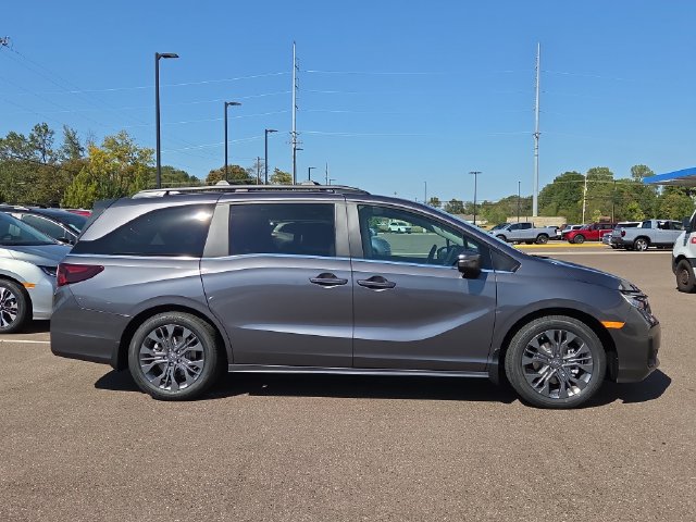 New 2027 Honda Odyssey Touring image 2