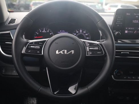 Used 2023 Kia Seltos S FWD image 7