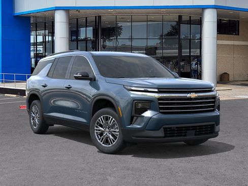 New 2026 Chevrolet Traverse LT image 7