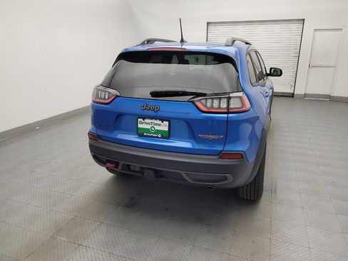 Used 2019 Jeep Cherokee Trailhawk AWD/4WD image 7