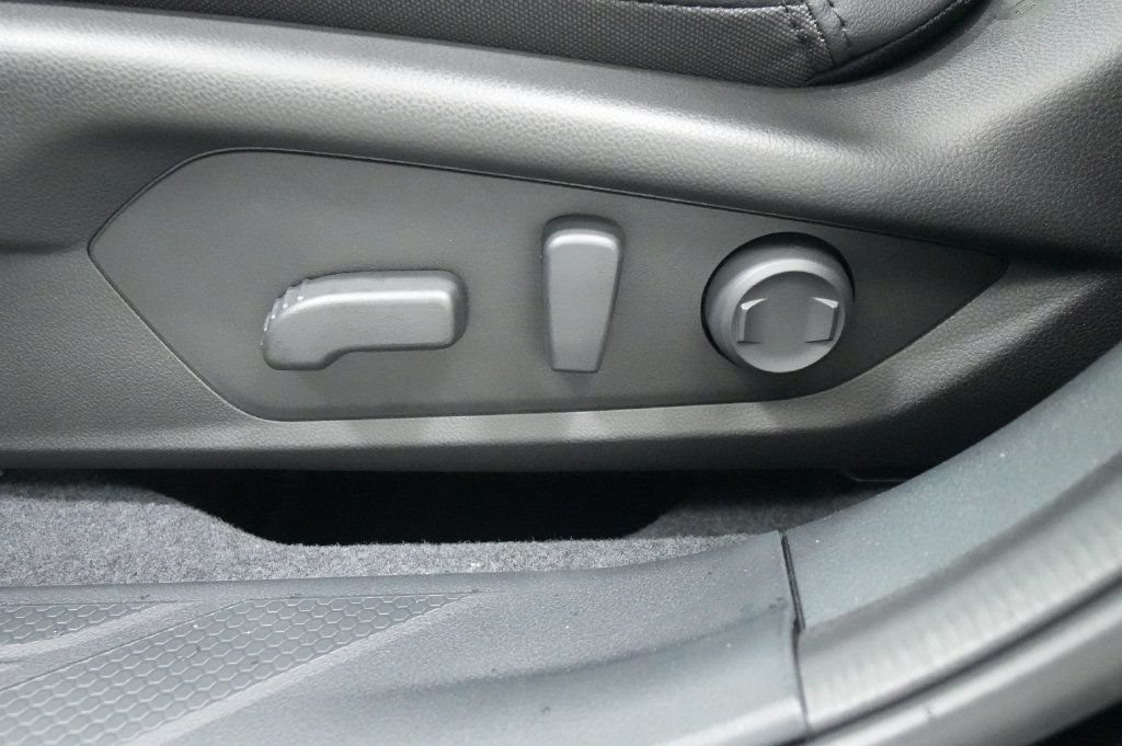 Used 2026 Subaru Outback Premium AWD/4WD image 15