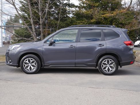 Used 2023 Subaru Forester Premium image 17