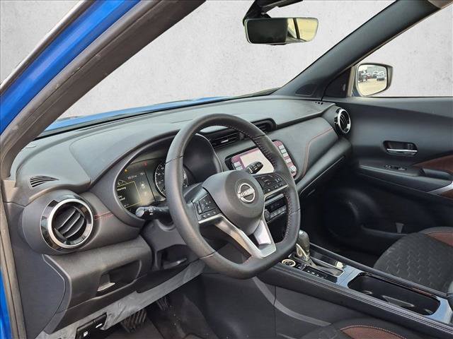 Used 2023 Nissan Kicks SR w/ Interior Electronics Package FWD image 5