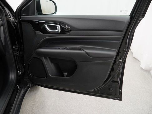 New 2026 Jeep Compass Latitude AWD/4WD image 34