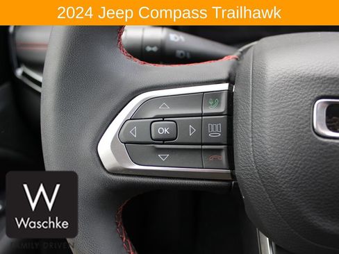 Used 2024 Jeep Compass Trailhawk w/ Trailhawk Elite Group image 25