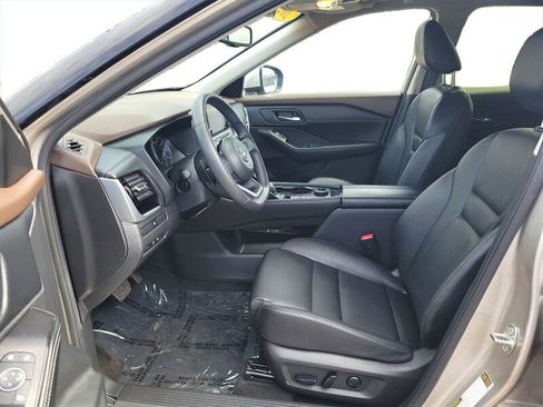 Used 2023 Nissan Rogue SL image 10