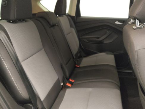 Used 2018 Ford Escape SE image 19