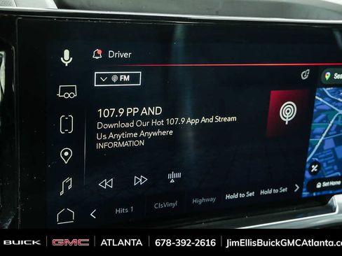 Used 2025 GMC Sierra 1500 SLT image 13