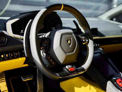 Used 2023 Lamborghini Huracan Tecnica image 43