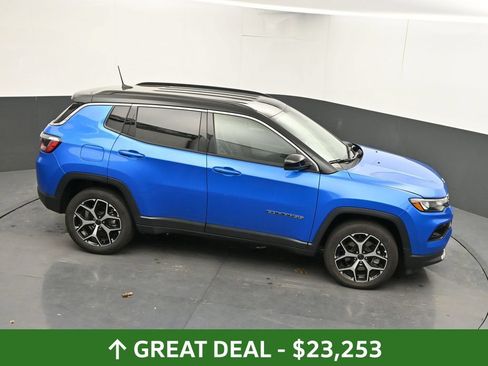 Used 2025 Jeep Compass Limited AWD/4WD image 39