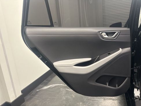 Used 2022 Hyundai Ioniq SE image 14
