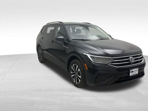 Used 2024 Volkswagen Tiguan S w/ MDO Package, Two-Row image 9